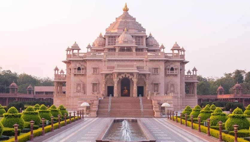 SRI VASAVI AMMAVAARI DEVASTHANAM ( moolaviraat)